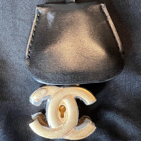 NEW Chanel CC Filigree Medium Vanity Case - Picture 9 of 16